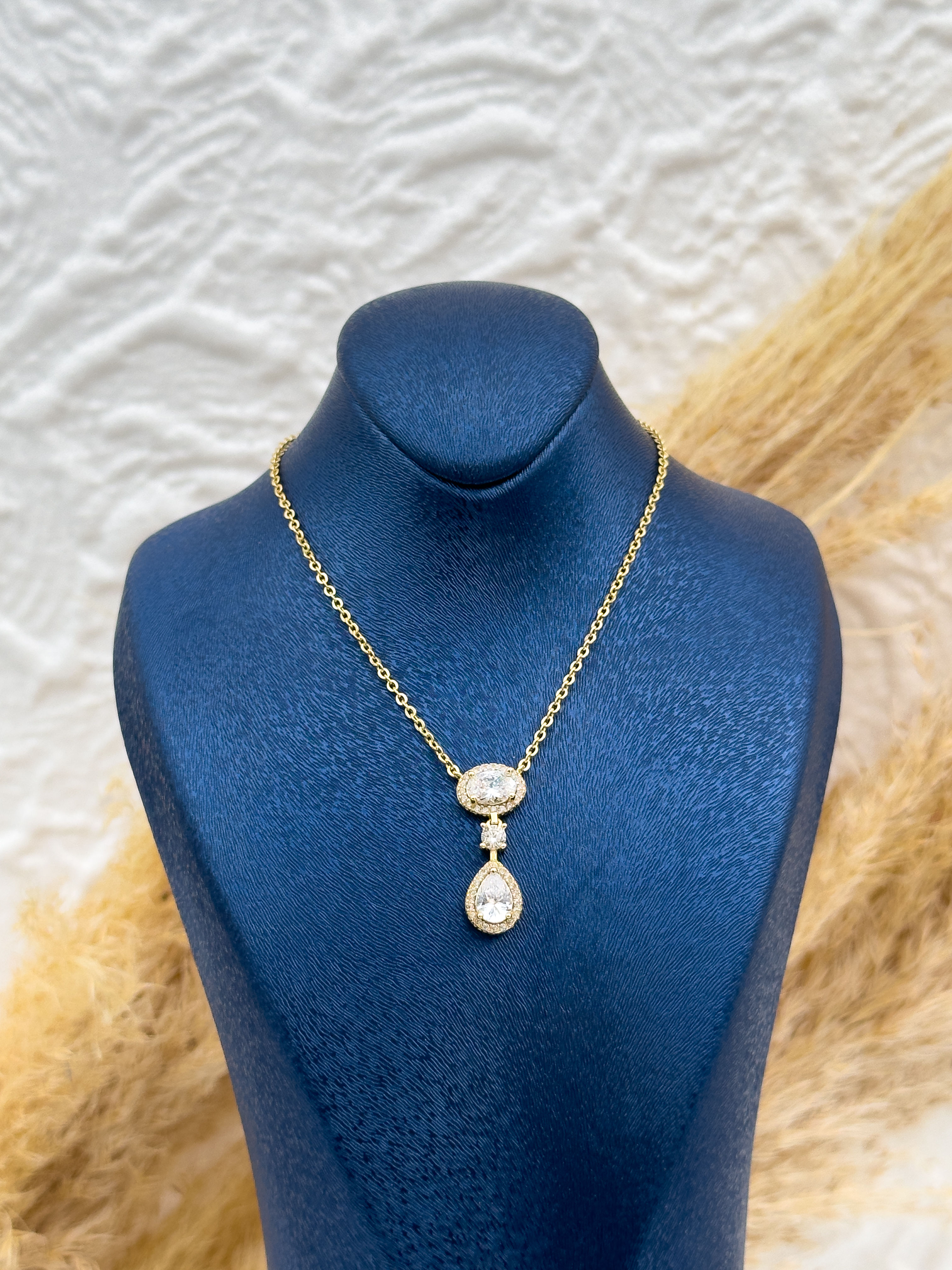 925 Ayar Gümüş Gold Renk Damla Kesim Taşlı Zarif Kadın Kolye